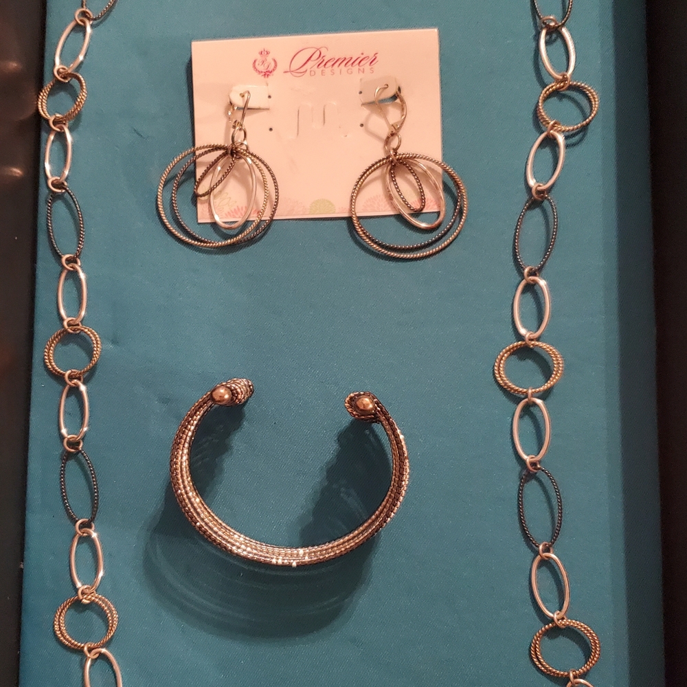 Premier Designs Silver and Gold Jewelry Set